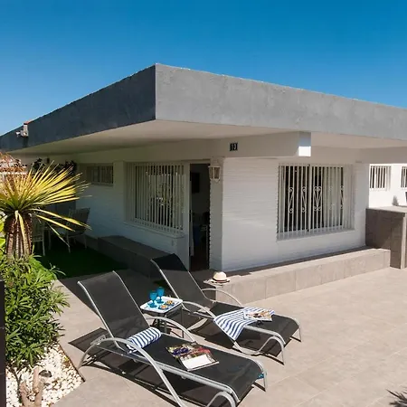 House With Private Pool In Et2 Holiday home *